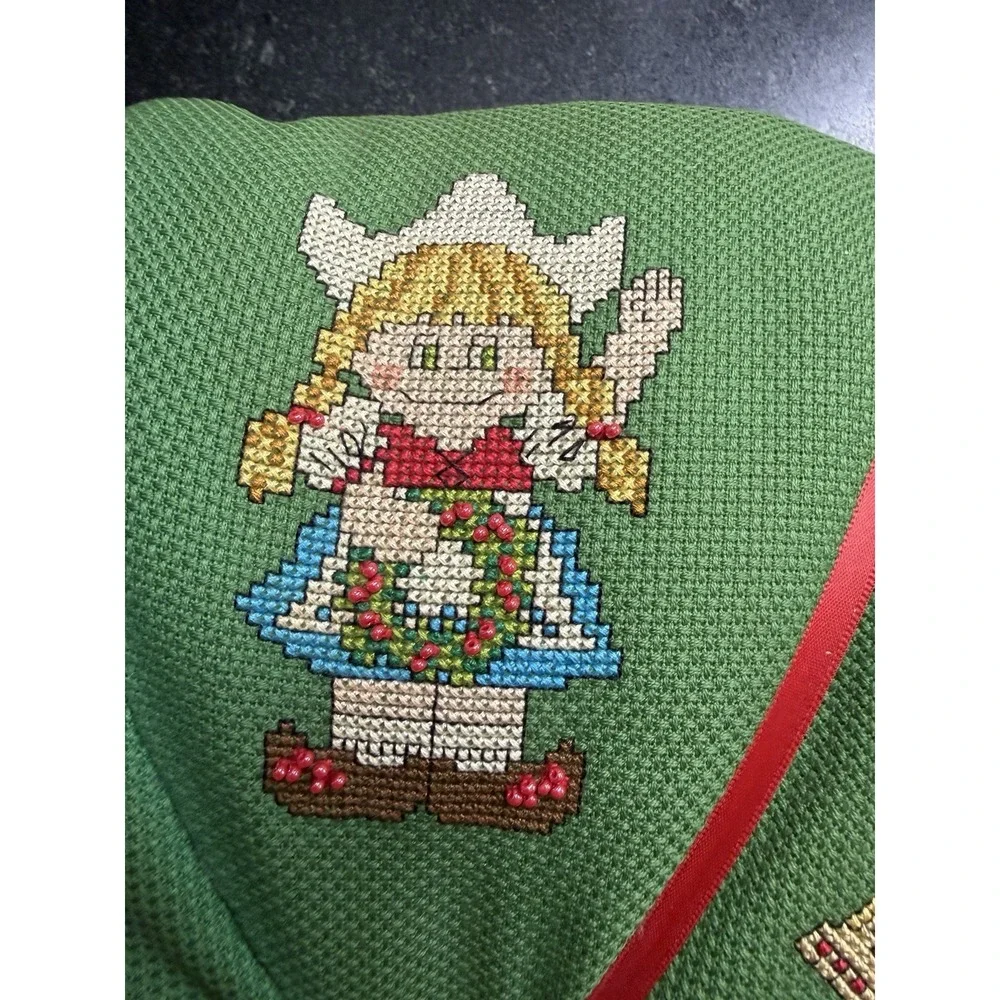 Vtg Handmade Christmas Needlepoint Pillow 18